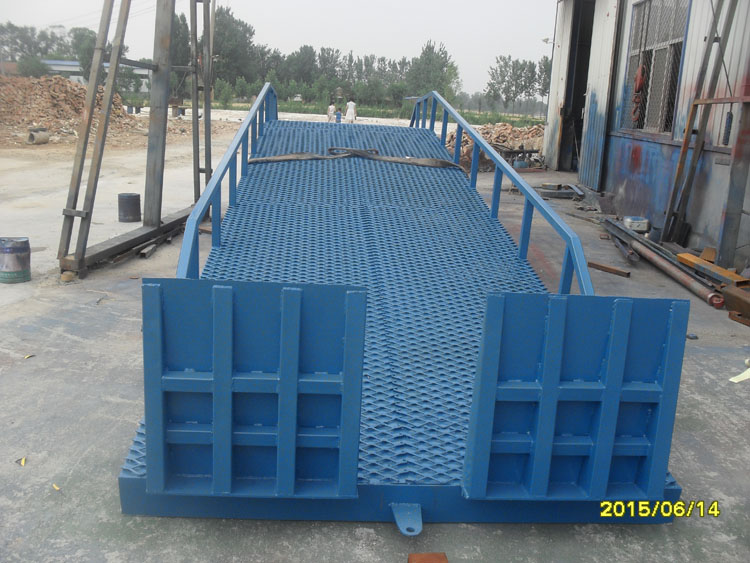 1454057793104588.jpg 升降機