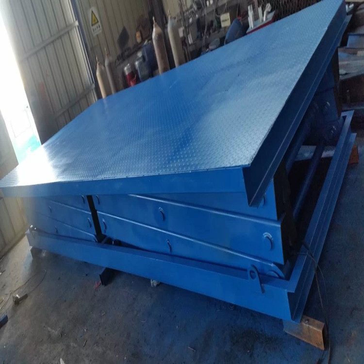 1454470344799530.jpg 升降機(jī)