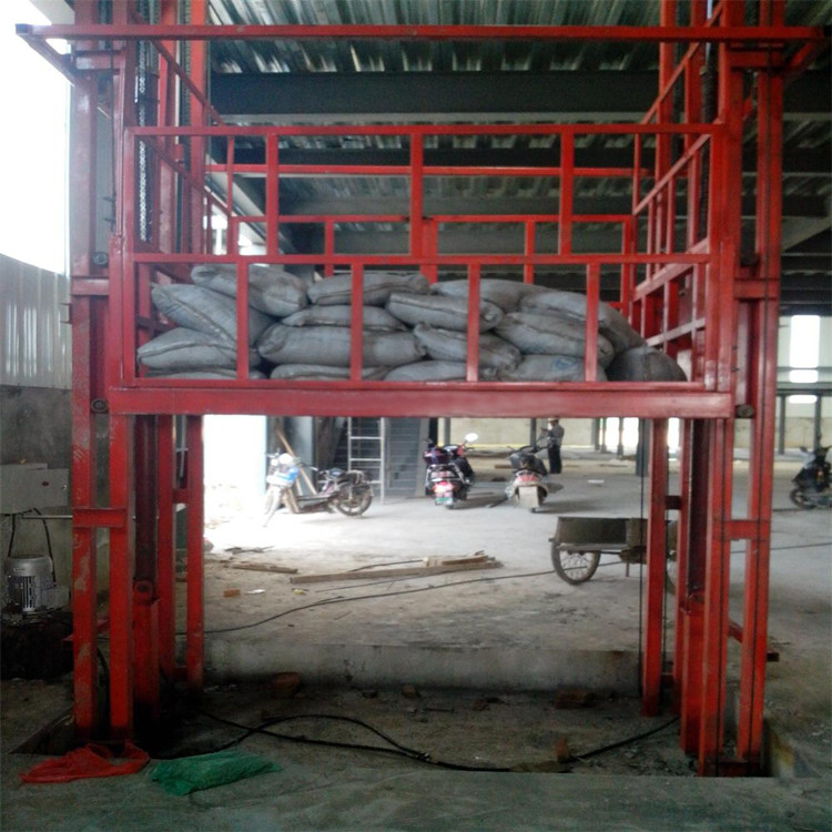 1454487747491767.jpg 升降機