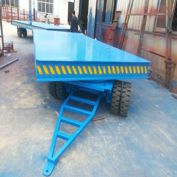 電動(dòng)平板牽引車(chē).jpg 電動(dòng)平板牽引車(chē).jpg