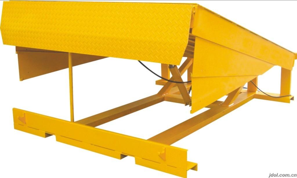 固定式登車橋.jpg 固定式登車橋.jpg