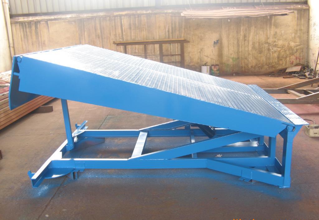 固定式登車橋 固定式登車橋