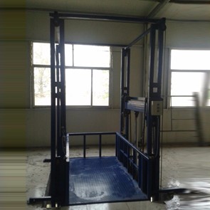 導(dǎo)軌鏈條式升降貨梯 導(dǎo)軌鏈條式升降貨梯