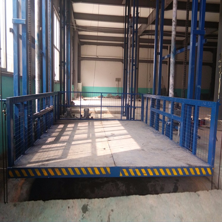 導(dǎo)軌鏈條式升降貨梯 導(dǎo)軌鏈條式升降貨梯