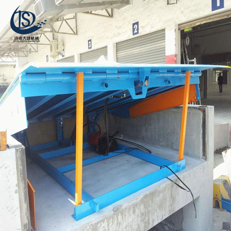 1492494635265521.gif 升降機